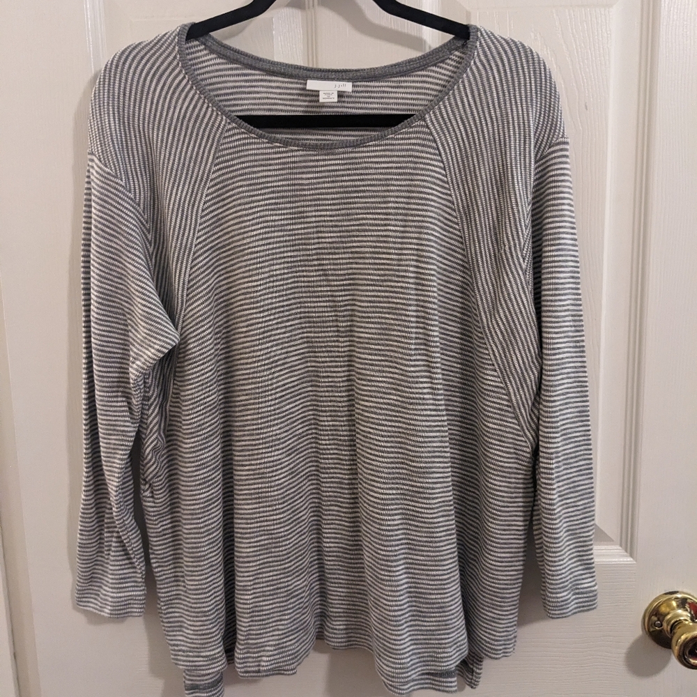 Striped Long-Sleeve Relaxed Knit Top - Gray